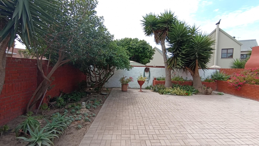 4 Bedroom Property for Sale in Bluewater Bay Eastern Cape